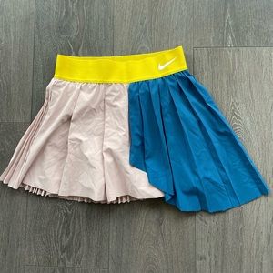 Nike Court Victory Women’s Tennis Skirt. Limited edition colorwave. Size XS
